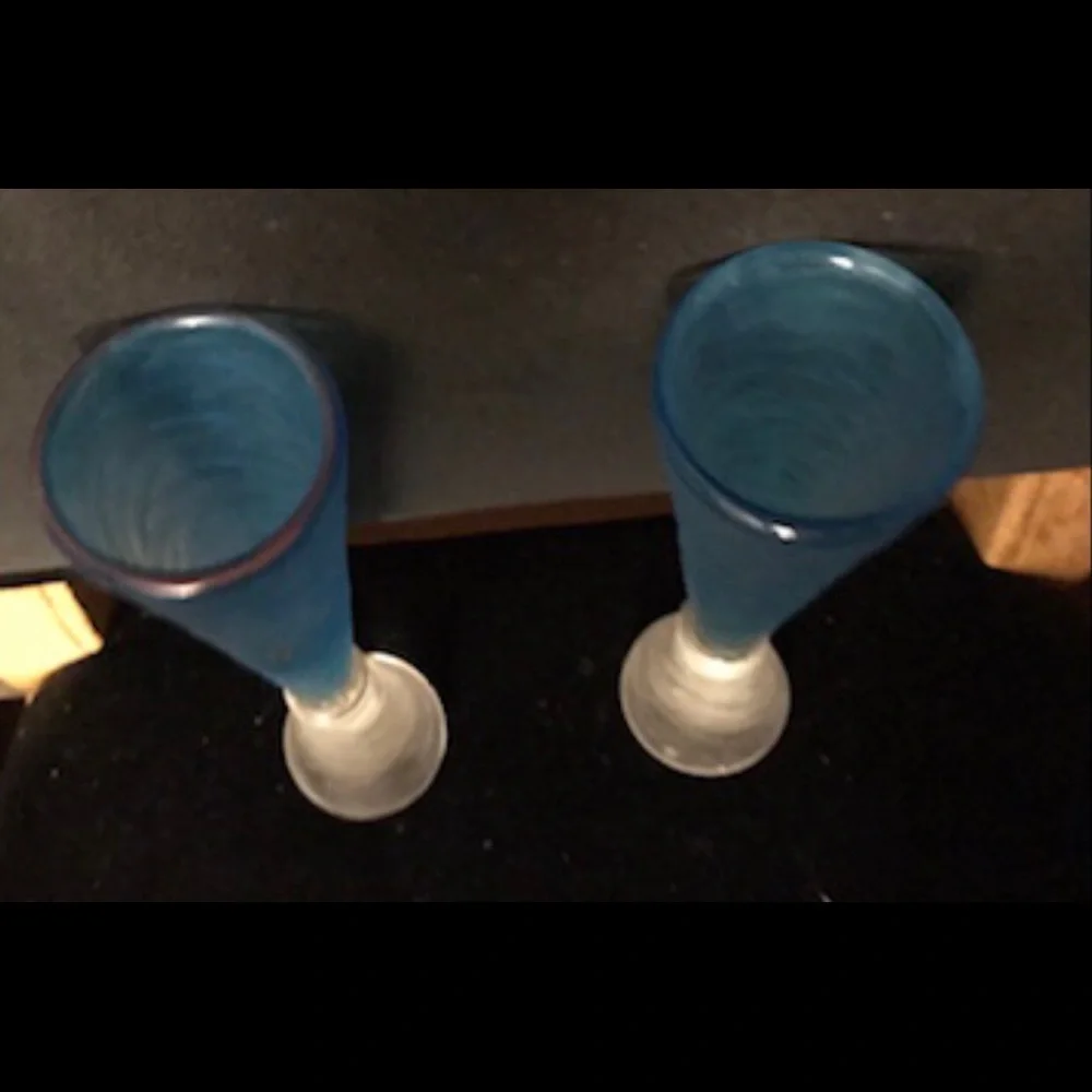 2 New Italian Glass Champagne Flute Blue Clear 9 3/4” Tall - Picture 5 of 16